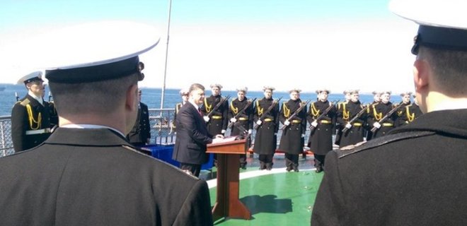 Порошенко: Флот Украины должен быть совместимым с кораблями НАТО - Фото