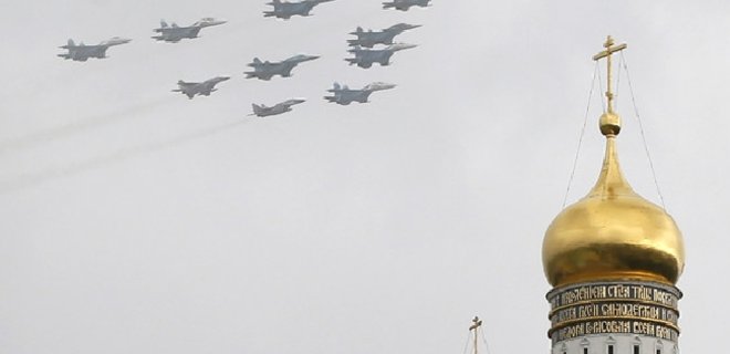 Новейший военный истребитель не допустили к параду в Москве - Фото