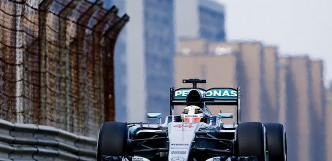 F-1: Хэмилтон вновь на поуле - стартовая решетка Гран-при Китая - Фото