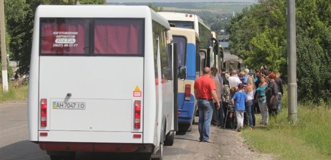 СМИ: боевики откроют автобусные маршруты из Донбасса в Крым - Фото