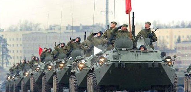Оккупанты планируют 9 мая провести военный парад в Севастополе - Фото