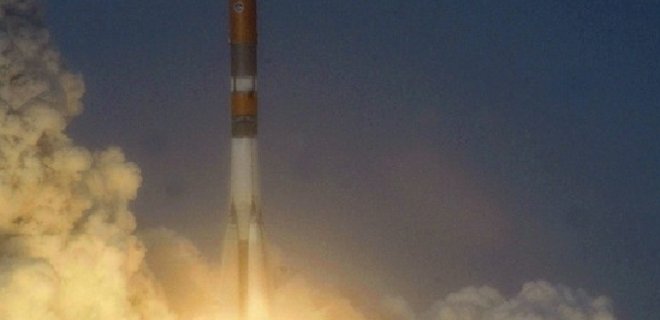В российском Плесецке рухнула ракета после запуска - Фото