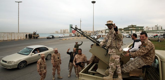 В Ливии противники исламистов начали штурм столицы - Фото