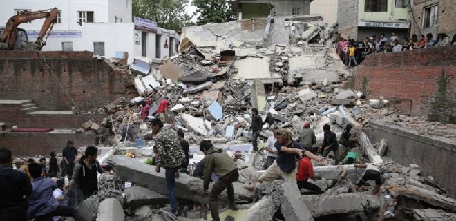 В Непале произошло мощное землетрясение: люди - под завалами - Фото