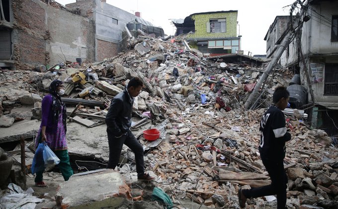 Землетрясение в Непале: тысячи погибших, сотни разрушенных зданий