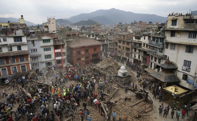 Землетрясение в Непале: тысячи погибших, сотни разрушенных зданий