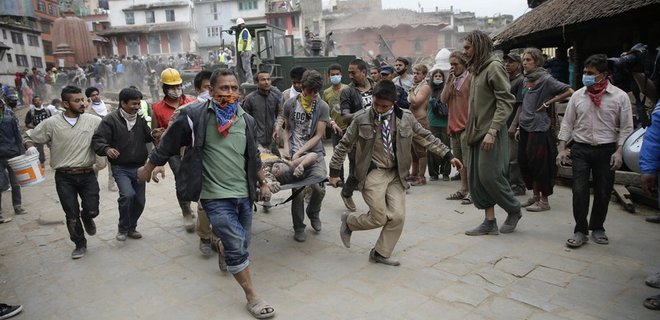 Землетрясение в Непале: количество жертв растет - Фото