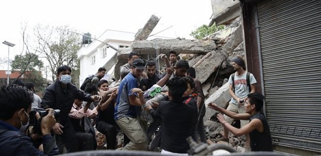 МВФ готов помочь властям Непала с последствиями землетрясения - Фото