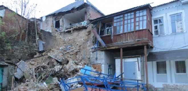 Ночью в Мелитополе обрушился двухэтажный жилой дом - Фото