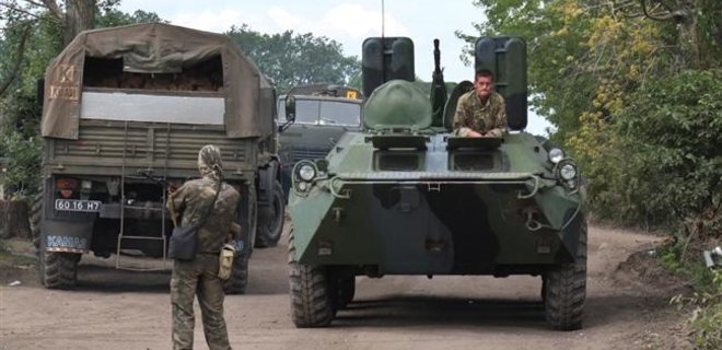 Украина отвела все тяжелое вооружение в Донбассе - АП - Фото