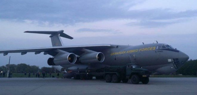 Эвакуация из Непала: Ил-76 с украинцами вылетел из Дели в Баку - Фото