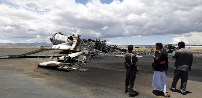ВВС коалиции разбомбили очередное ракетное хранилище в Йемене - Фото