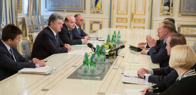 Порошенко объявил новый этап работы контактной группы по Донбассу - Фото