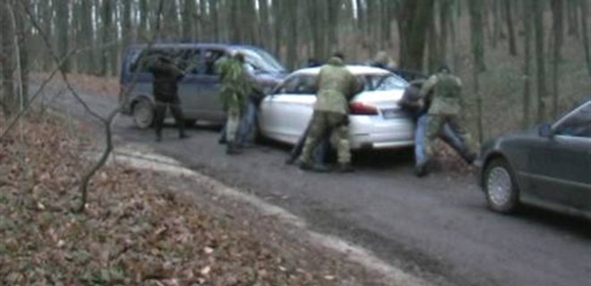 В Днепропетровской области задержали авто с оружием: фото - Фото