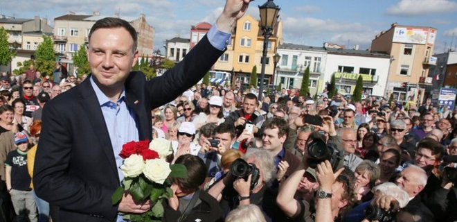 Дуда обошел Коморовского в первом туре выборов президента Польши - Фото