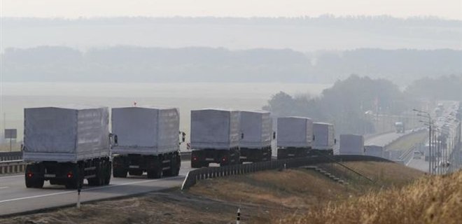В Украину вторглись более 100 грузовиков очередного конвоя Путина - Фото