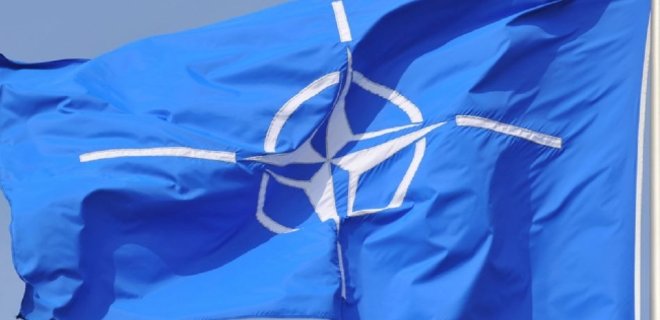 Страны Балтии просят НАТО разместить постоянный контингент - Фото