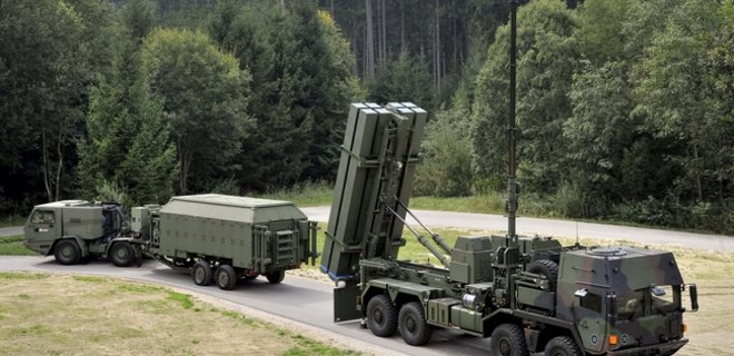 СМИ: Германия обновит систему противовоздушной обороны ЗРК MEADS - Фото