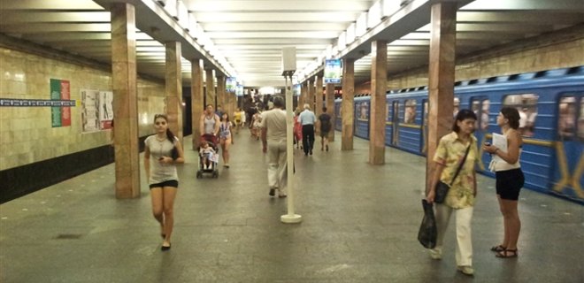 На станции метро 