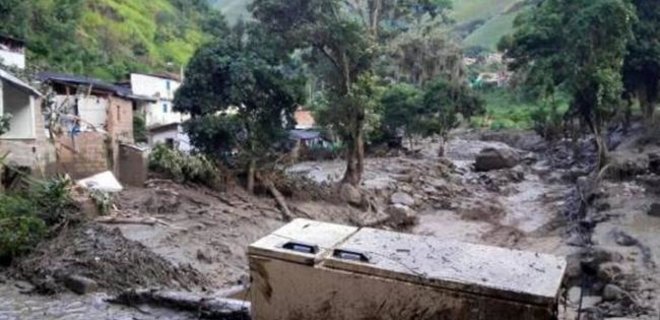 Десятки человек погибли в результате оползня в Колумбии - Фото