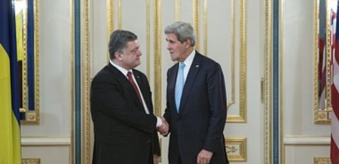 Порошенко обсудил с Керри урегулирование конфликта в Донбассе - Фото
