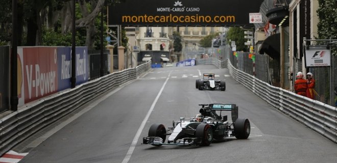 F-1: Хэмилтон впервые в карьере взял поул в Монако - Фото