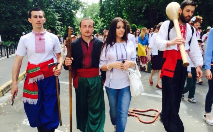 В Киеве проходит традиционный марш вышиванок
