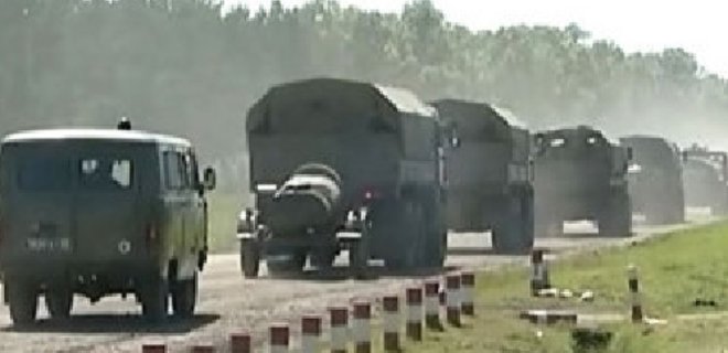 РФ направила к украинской границе новую колонну военной техники - Фото