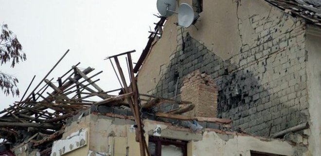 В Станице Луганской из-за артобстрела сгорели два дома - Москаль  - Фото