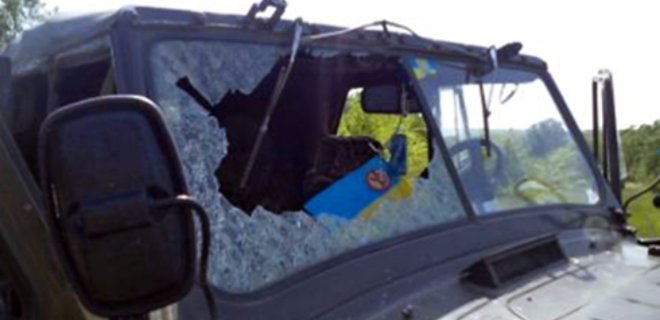 Боевики обстреляли автомобиль украинской стороны СЦКК: фото - Фото