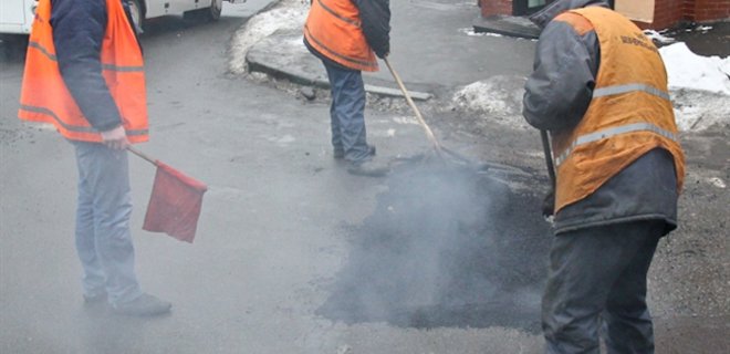 Киевские власти отчитались о ремонте дорог в столице - Фото