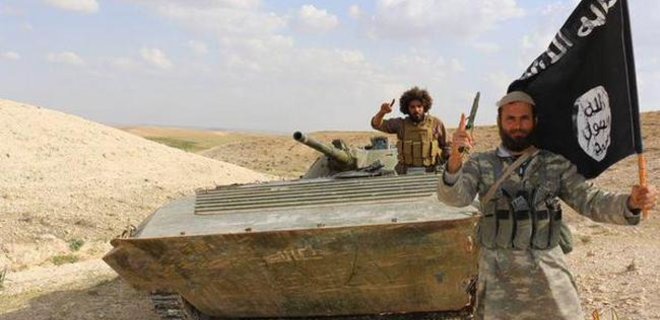 Джихадисты захватили более 2 тыс. единиц бронетехники - премьер - Фото