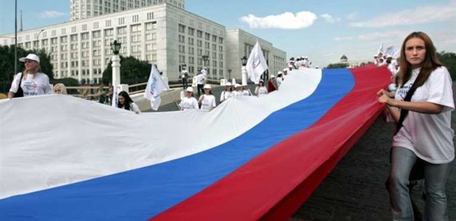 Только 16% россиян готовы экономить ради развития Крыма - опрос - Фото