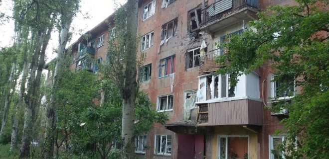 Оккупанты обстреляли жилой сектор в Авдеевке, есть разрушения - Фото
