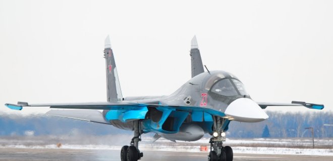 В России разбился второй за день военный самолет - Фото