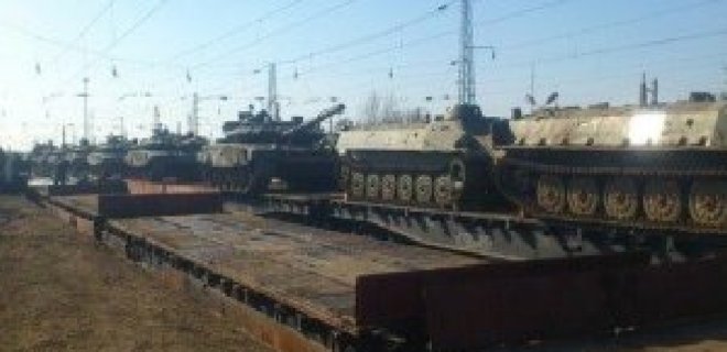 Из РФ в оккупированный Иловайск прибыла новая партия танков - СМИ - Фото