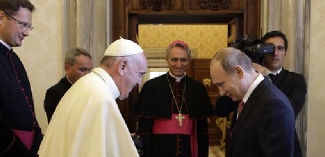 Папа римский призвал Путина способствовать миру в Украине - Фото