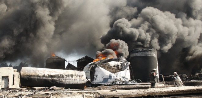 На нефтебазе под Киевом продолжают гореть 14 емкостей: видео - Фото