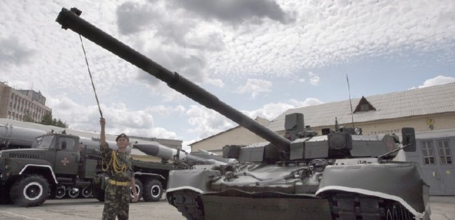 На вооружение армии поступят танки Оплот - Турчинов - Фото