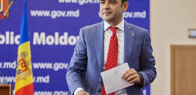 Премьер Молдовы ушел в отставку из-за скандала с дипломами - Фото