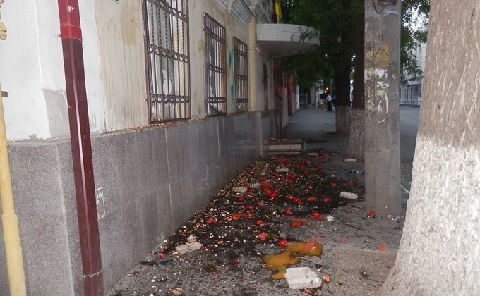 Погром украинского консульства в Ростове: фото последствий