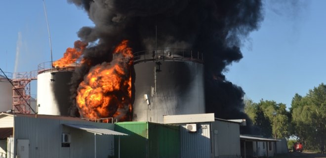 Пожар не угрожает военной базе и нефтебазе KLO - ГСЧС - Фото