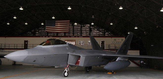 США планируют разместить в Европе истребители F-22 Raptor - СМИ - Фото