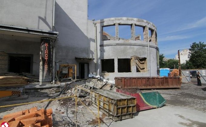 Кинотеатр "Жовтень" после пожара: как идет реконструкция