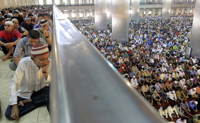 Мусульмане встречают священный месяц Рамадан