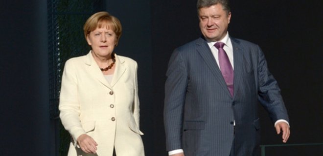 Порошенко рассказал Меркель об эскалации в Донбассе - Фото