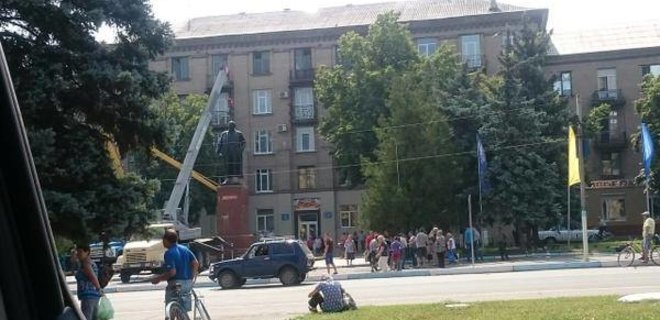 В Дружковке на Донетчине демонтировали памятник Ленину - Фото