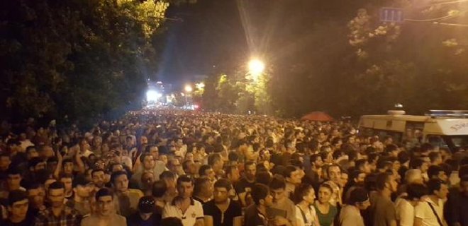 Тарифный Майдан в Армении: протесты охватили пять городов - Фото
