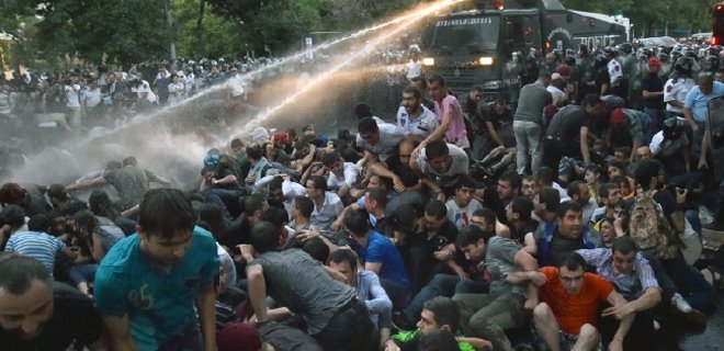 Власти Армении не хотят идти на уступки протестующим - Фото