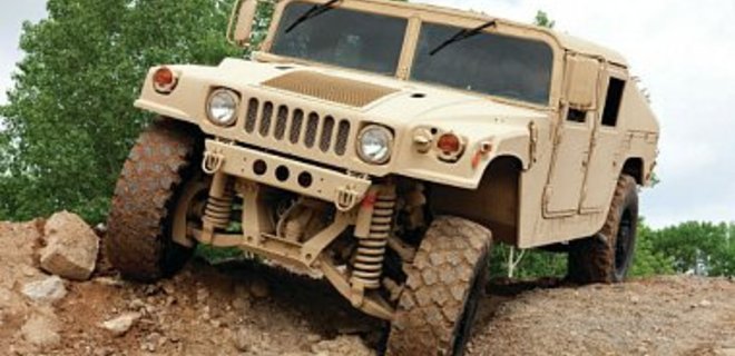 США поставят Украине в июле 100 внедорожников Humvee - Фото
